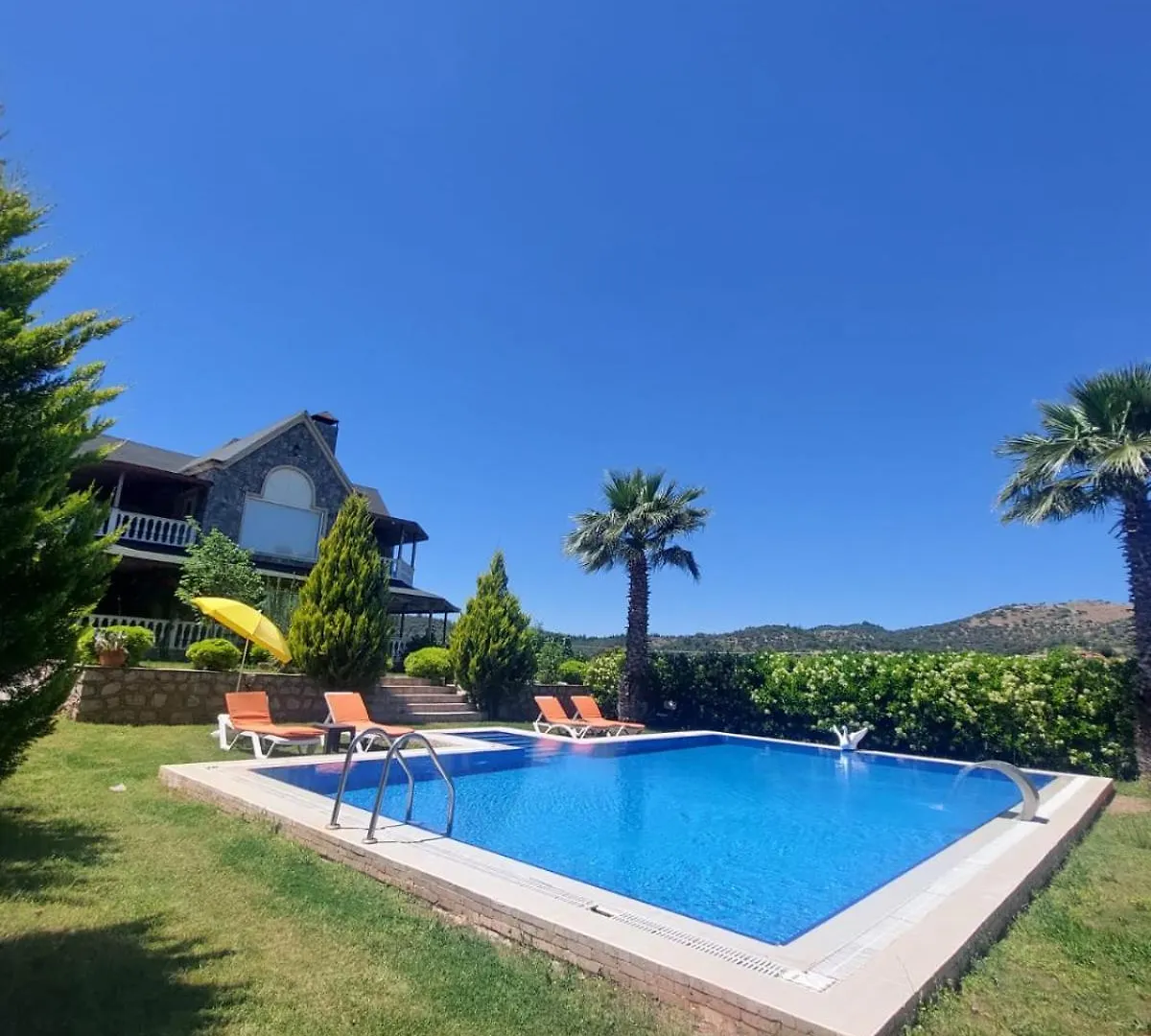 Muhtesem Havuzlu Villa Seferihisar Turkey