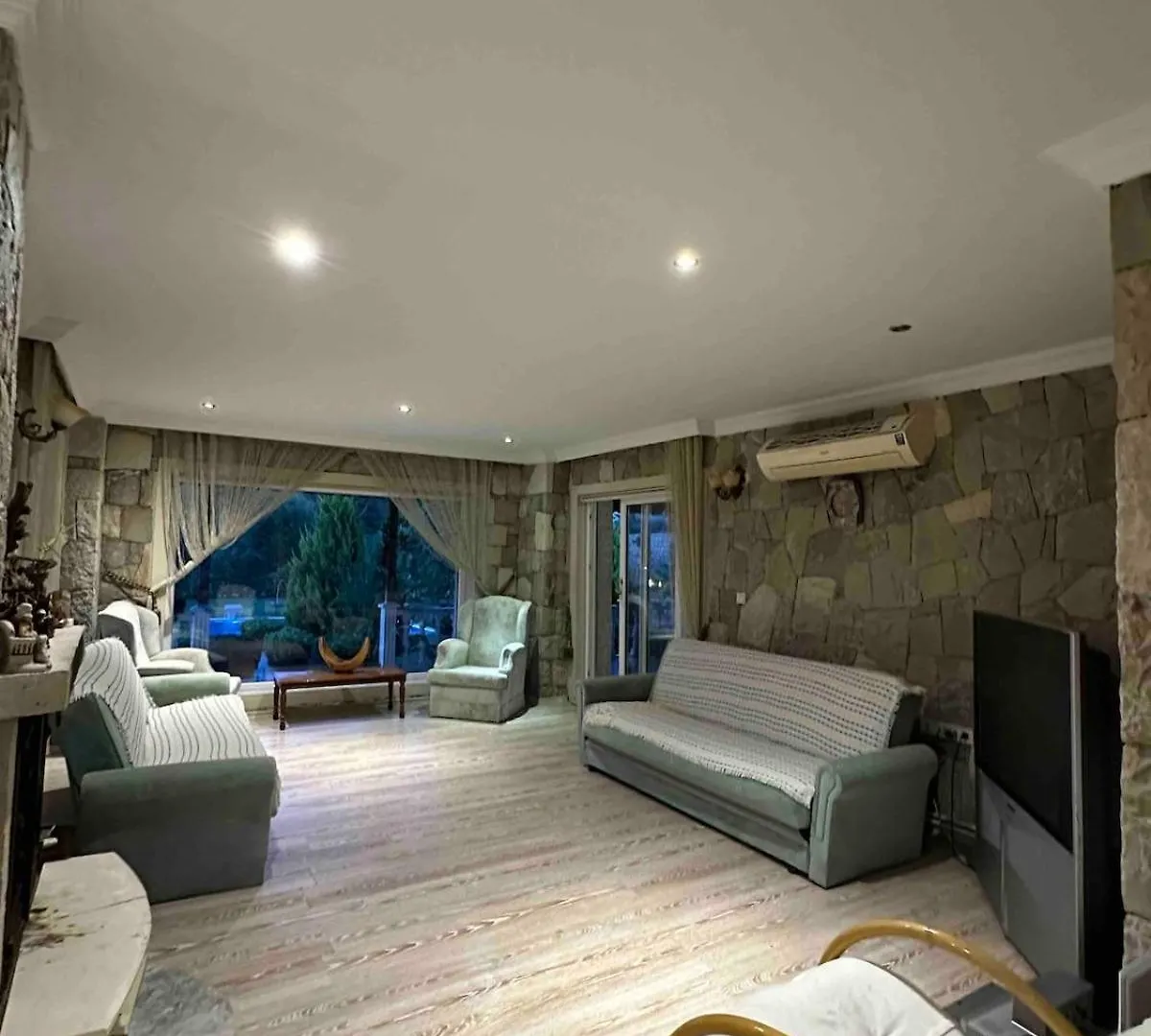 Muhtesem Havuzlu Villa Seferihisar Turkey